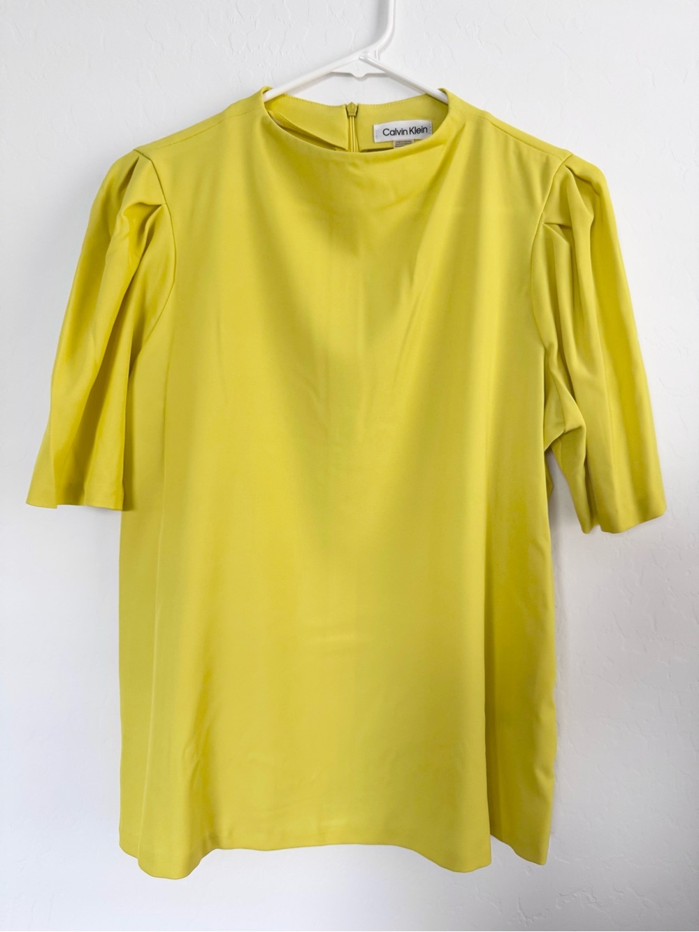 NWOT! Medium Calvin Klein Women's Yellow Short-Sleeve Blouse